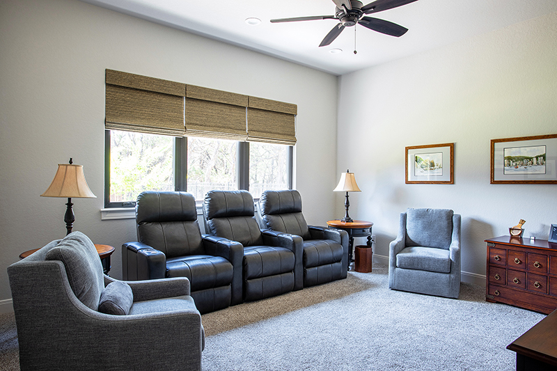 Modern Custom Home in John Newcombe Ranch – New Braunfels