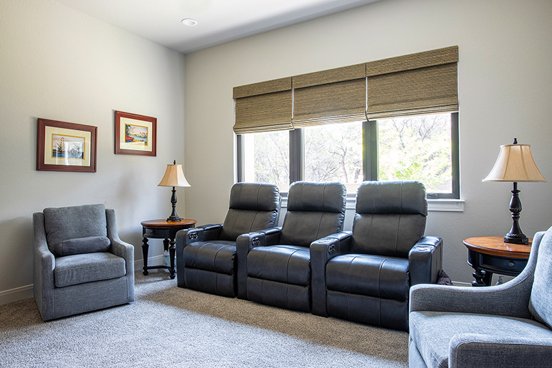 Modern Custom Home in John Newcombe Ranch – New Braunfels